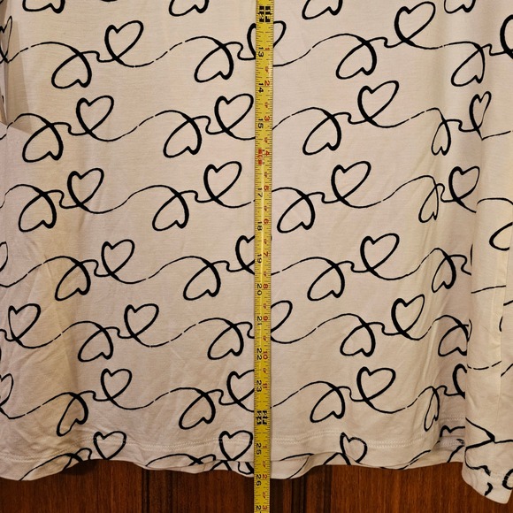 Apt.9 Essential Crewneck Tee Womens Large White Black Heart Print NWT - Picture 6 of 7